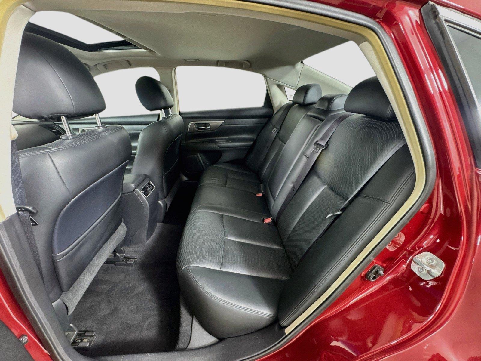 Used 2013 Cayenne Red Metallic Nissan 2.5 SL image 24