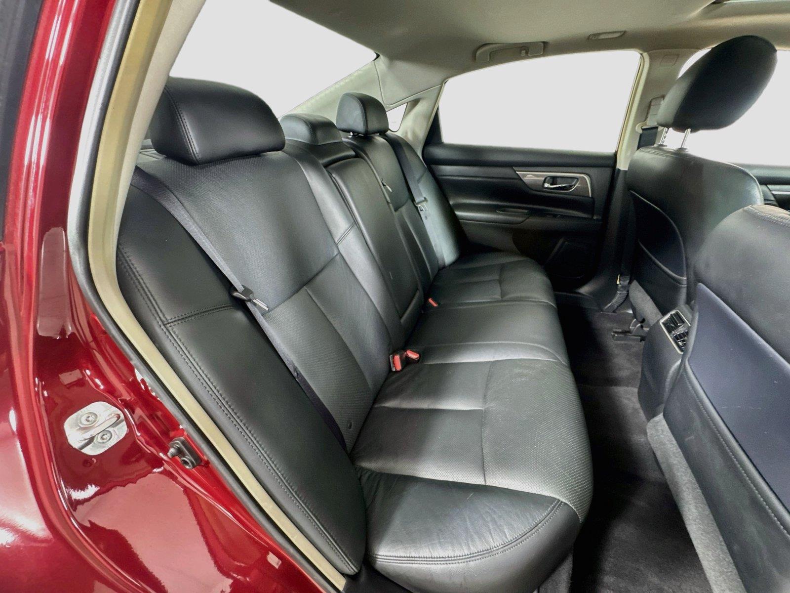 Used 2013 Cayenne Red Metallic Nissan 2.5 SL image 26