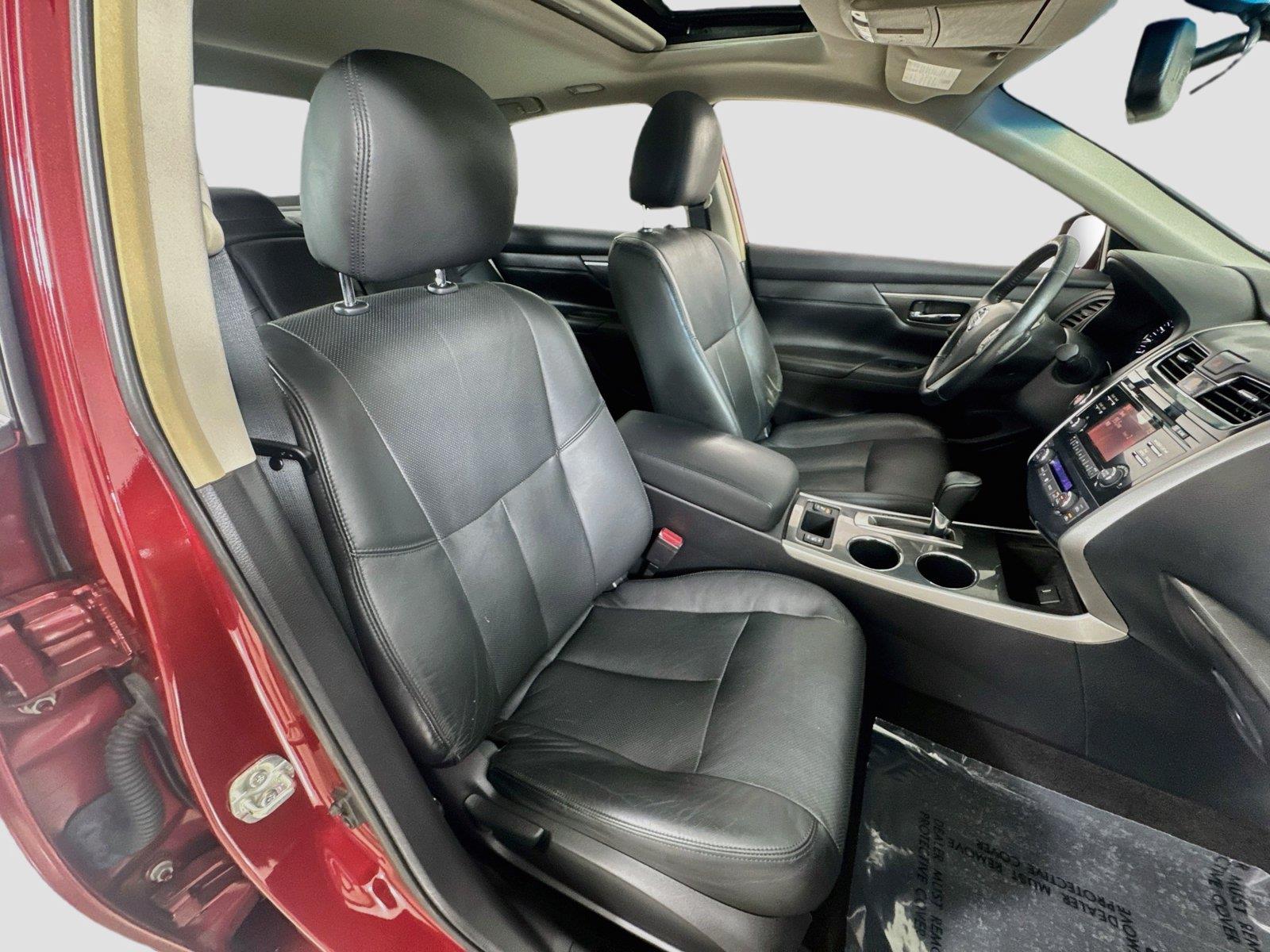 Used 2013 Cayenne Red Metallic Nissan 2.5 SL image 27
