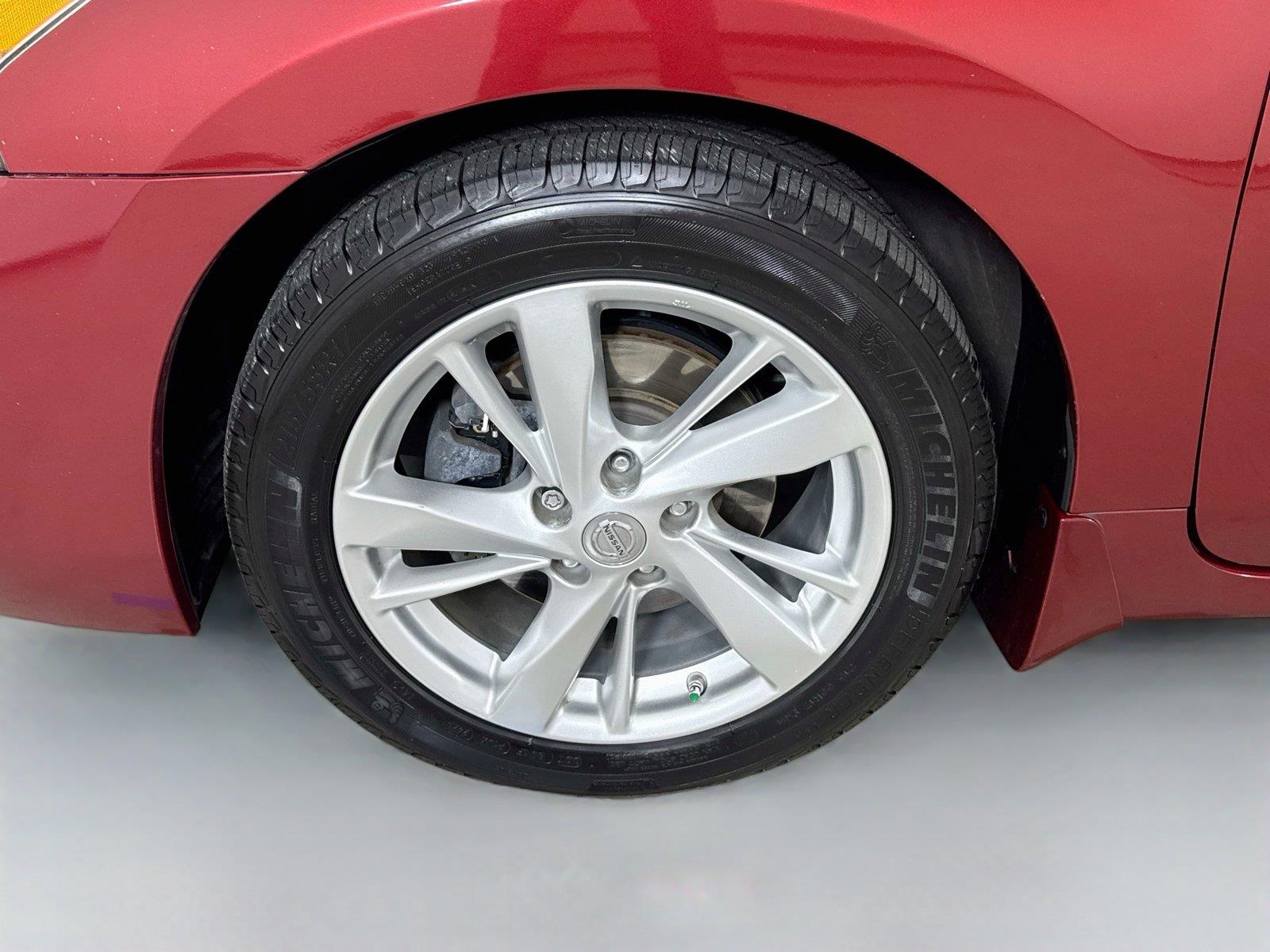 Used 2013 Cayenne Red Metallic Nissan 2.5 SL image 30
