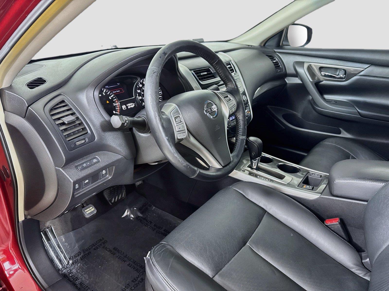 Used 2013 Cayenne Red Metallic Nissan 2.5 SL image 9
