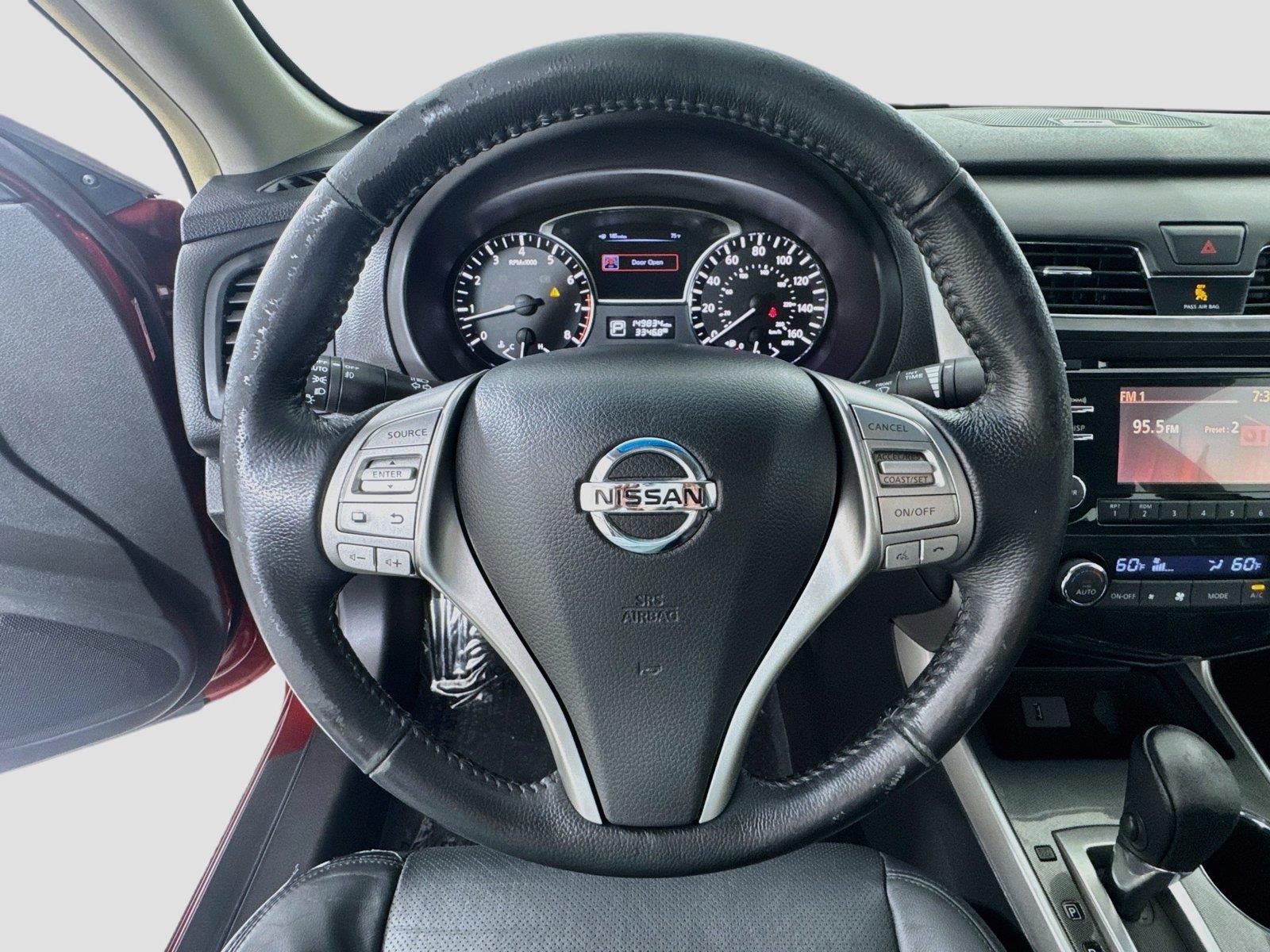 Used 2013 Cayenne Red Metallic Nissan 2.5 SL image 11