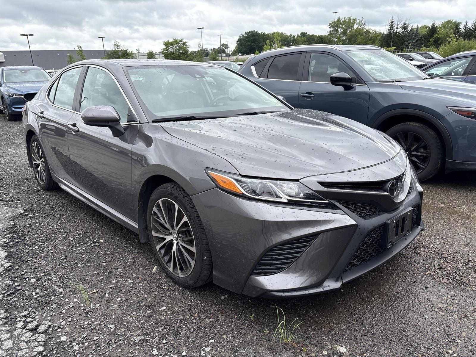 2019 Toyota Camry SE FWD
