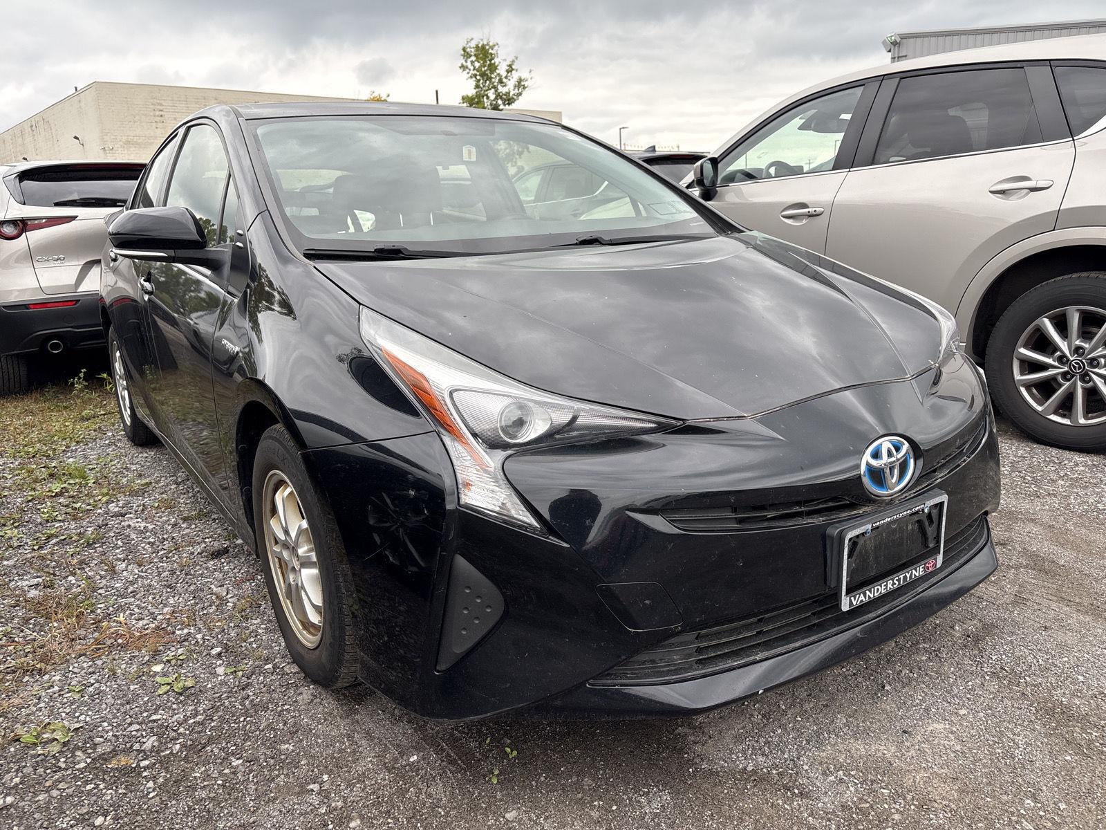 2016 Toyota Prius Two FWD   