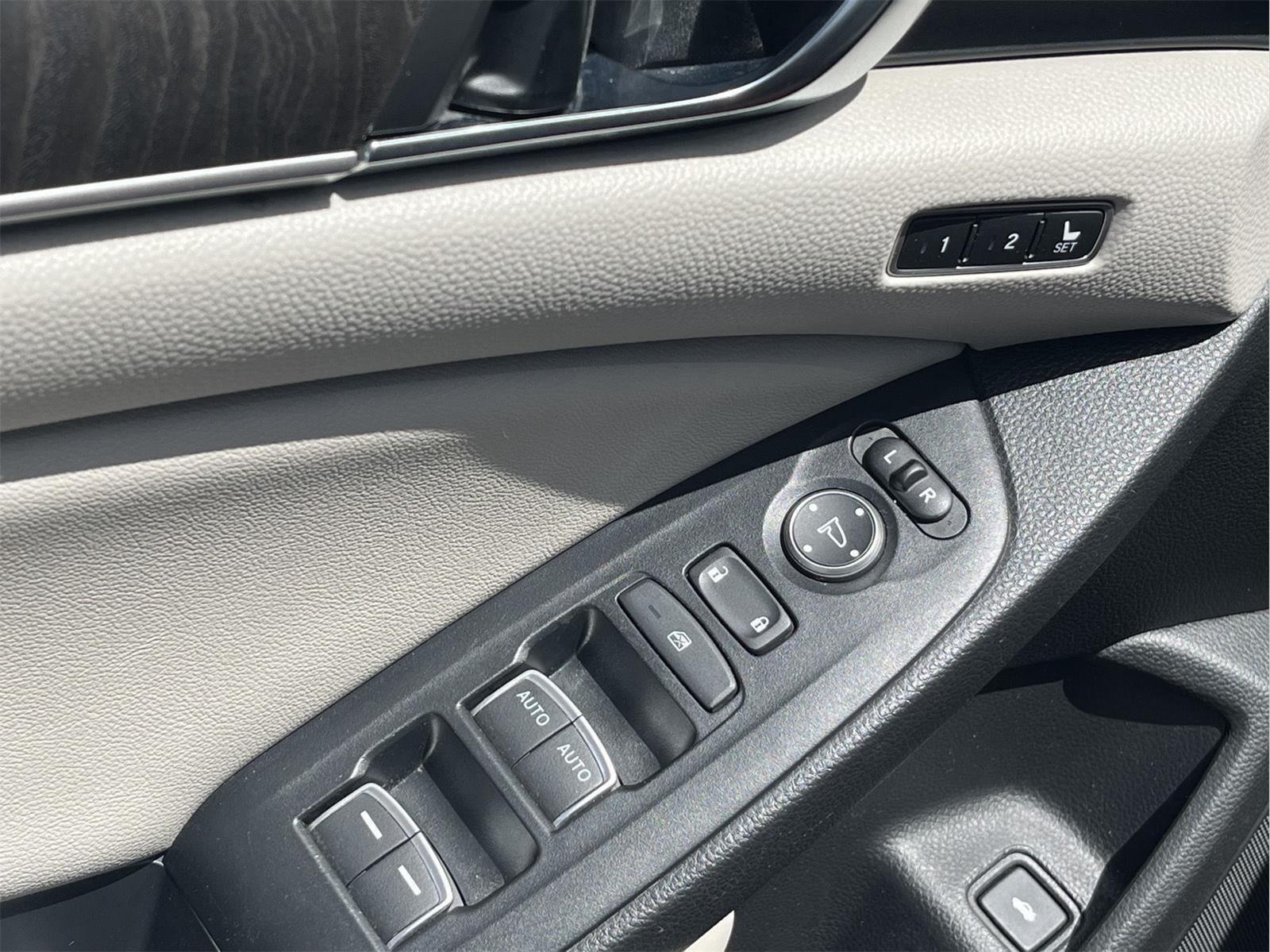 2022 Honda Accord EX-L - Photo 12
