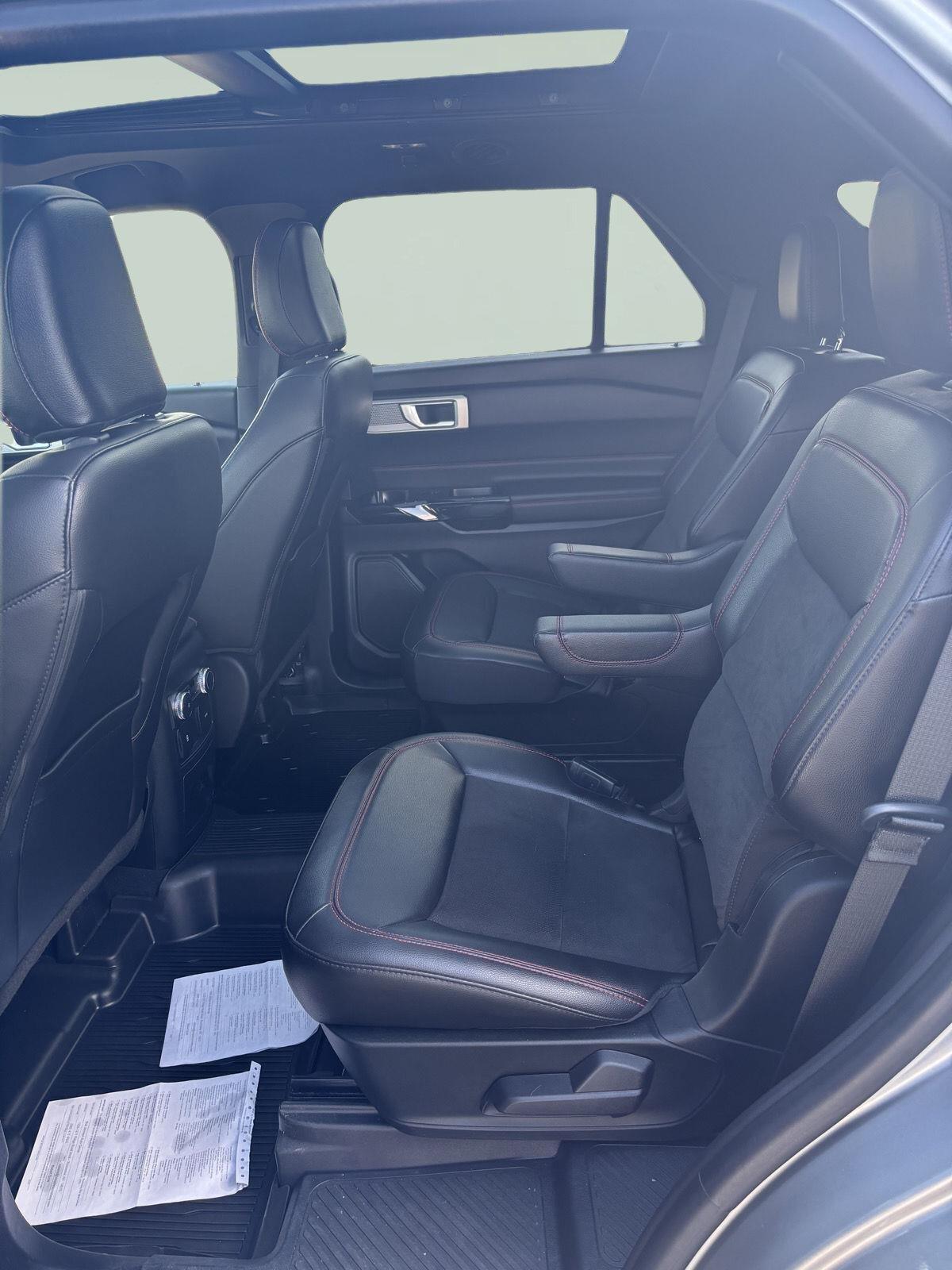 2022 Ford Explorer ST-LINE - Photo 14