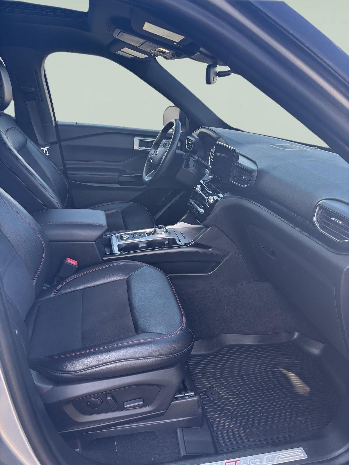 2022 Ford Explorer ST-LINE - Photo 15