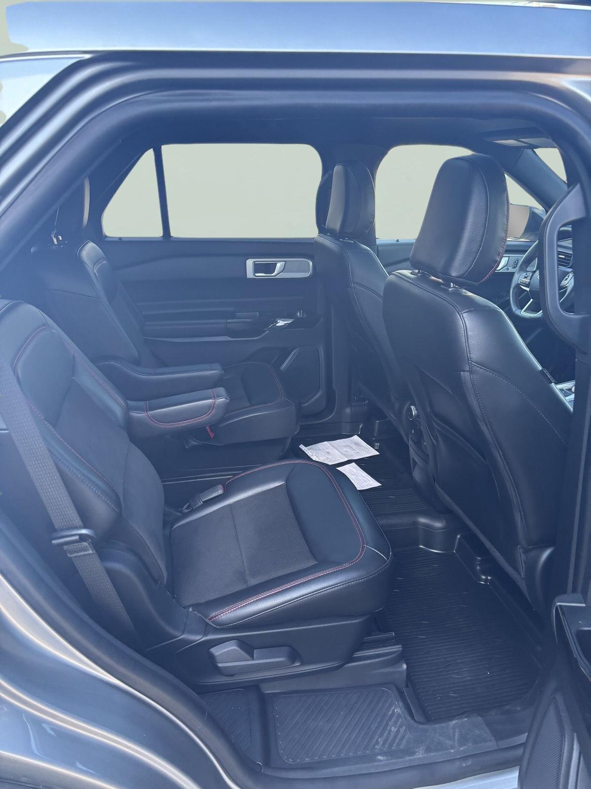2022 Ford Explorer ST-LINE - Photo 16