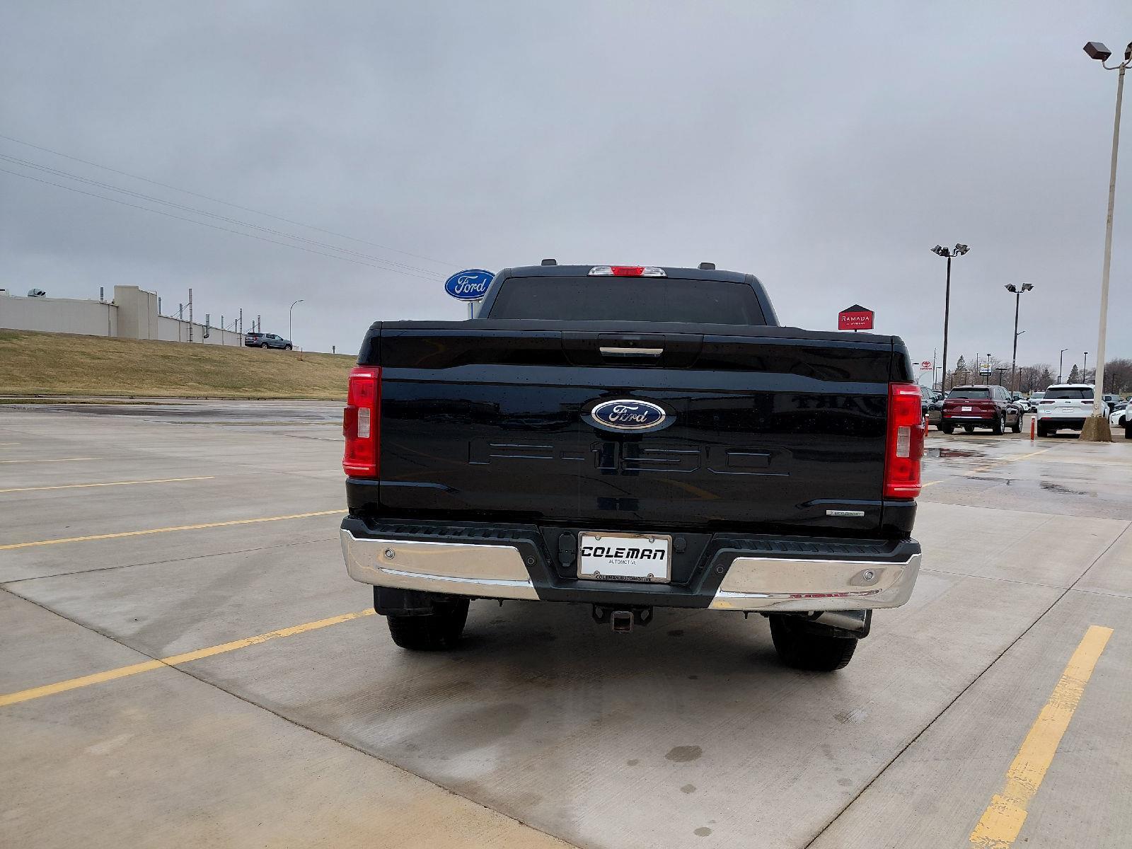 View vehicle photo 4