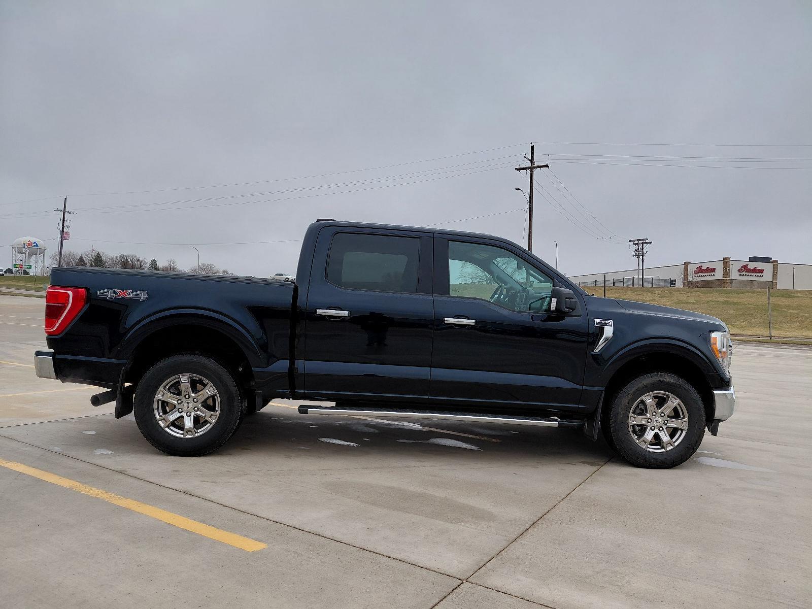 View vehicle photo 6