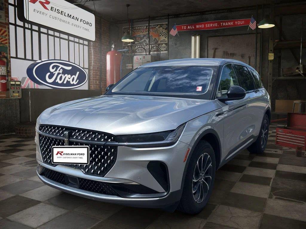 Silver Radiance Metallic Clearcoat 2025 Lincoln Nautilus SUV / Crossover All-Wheel Drive 8-Speed Automatic
