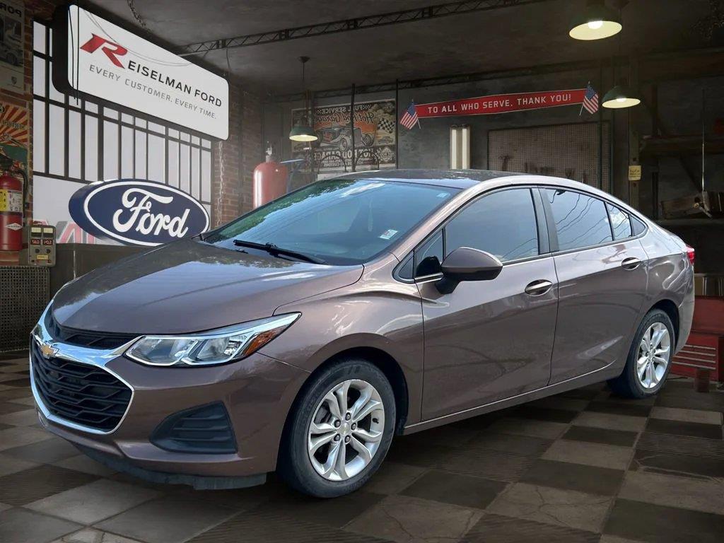 Oakwood Metallic 2019 Chevrolet Cruze Sedan Front-Wheel Drive 6-Speed Automatic