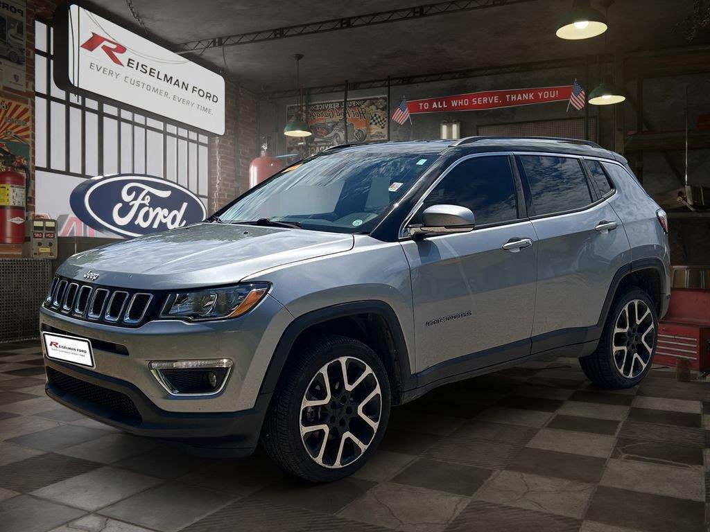 Billet Silver Metallic Clearcoat 2017 Jeep Compass SUV / Crossover Four-Wheel Drive 9-Speed Automatic