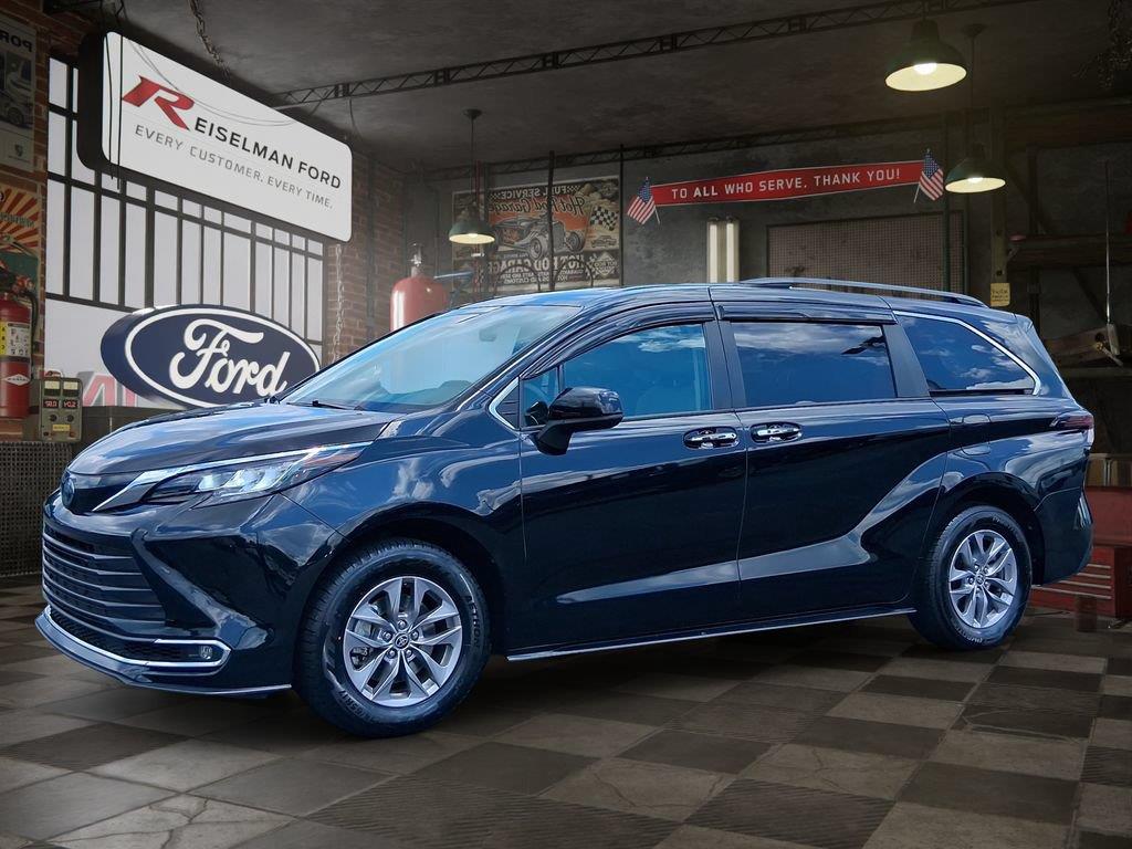 Midnight Black Metallic 2023 Toyota Sienna Minivan Front-Wheel Drive Continuously Variable Transmission