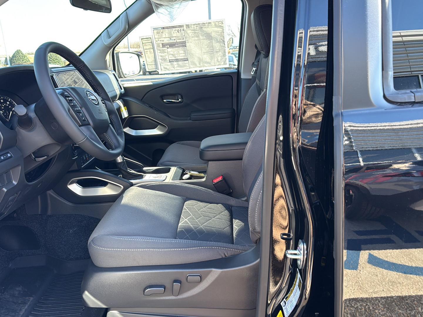 2026 Nissan Frontier SV - Photo 3