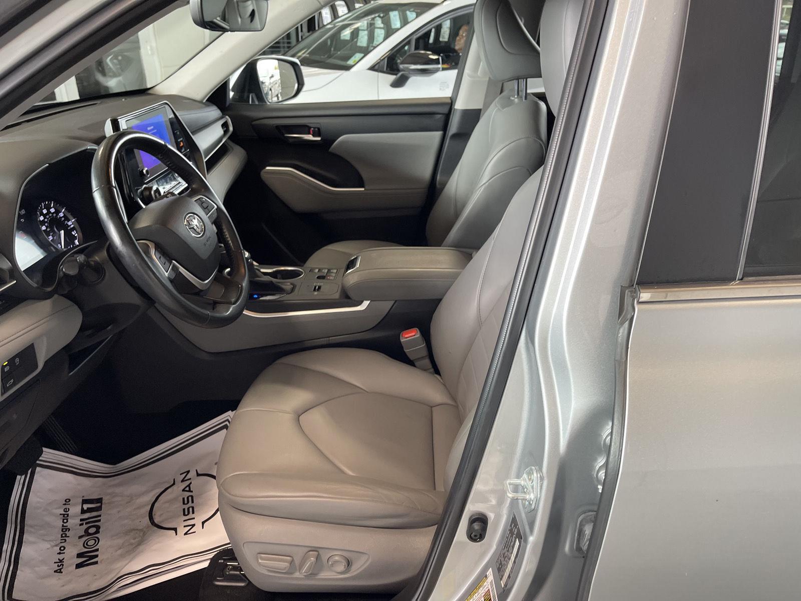 2023 Toyota Highlander XLE - Photo 6