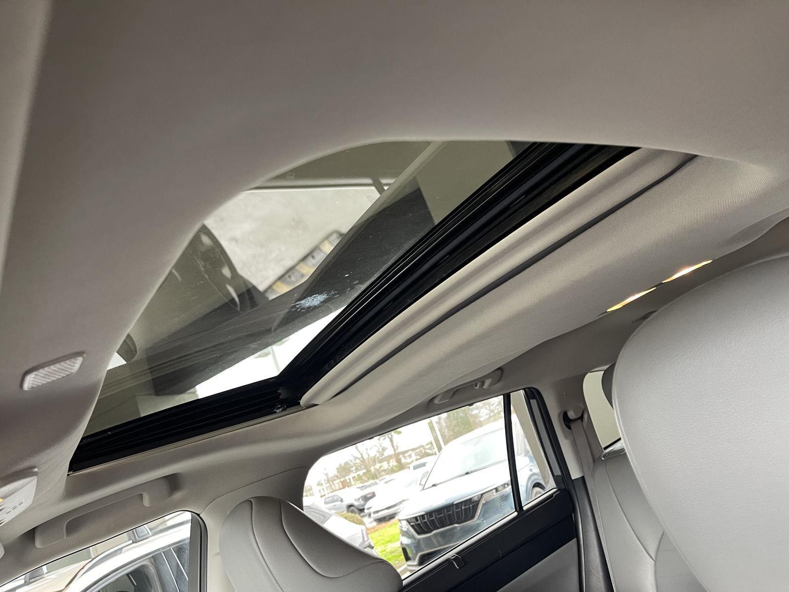 2023 Toyota Highlander XLE - Photo 9