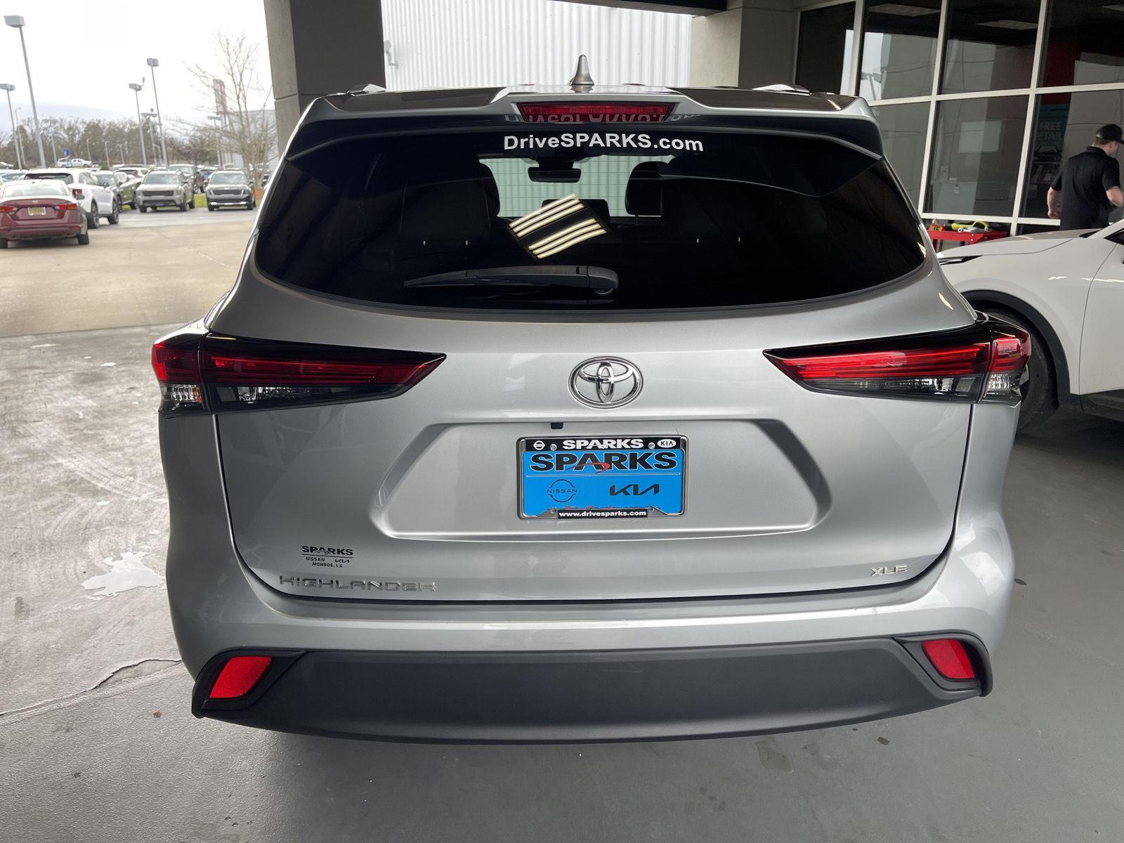 2023 Toyota Highlander XLE - Photo 13