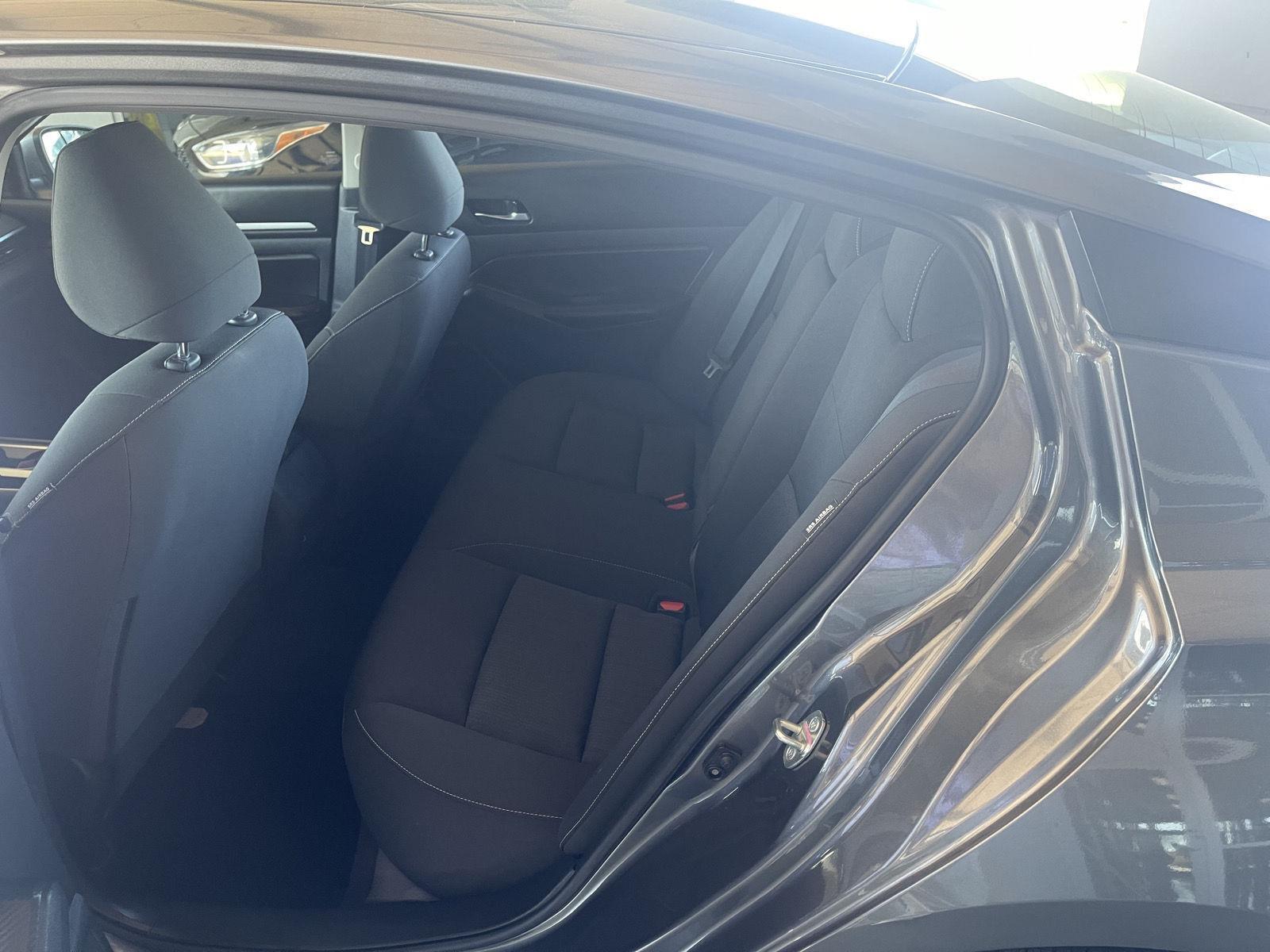 2022 Nissan Altima SV - Photo 9