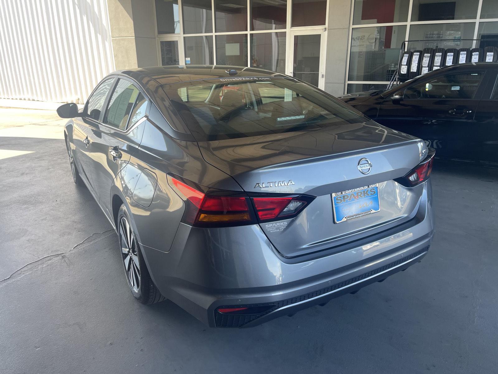 2022 Nissan Altima SV - Photo 10