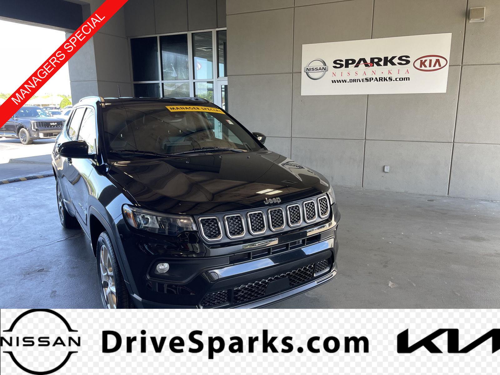 2023 Jeep Compass Latitude Lux 4X4's photo