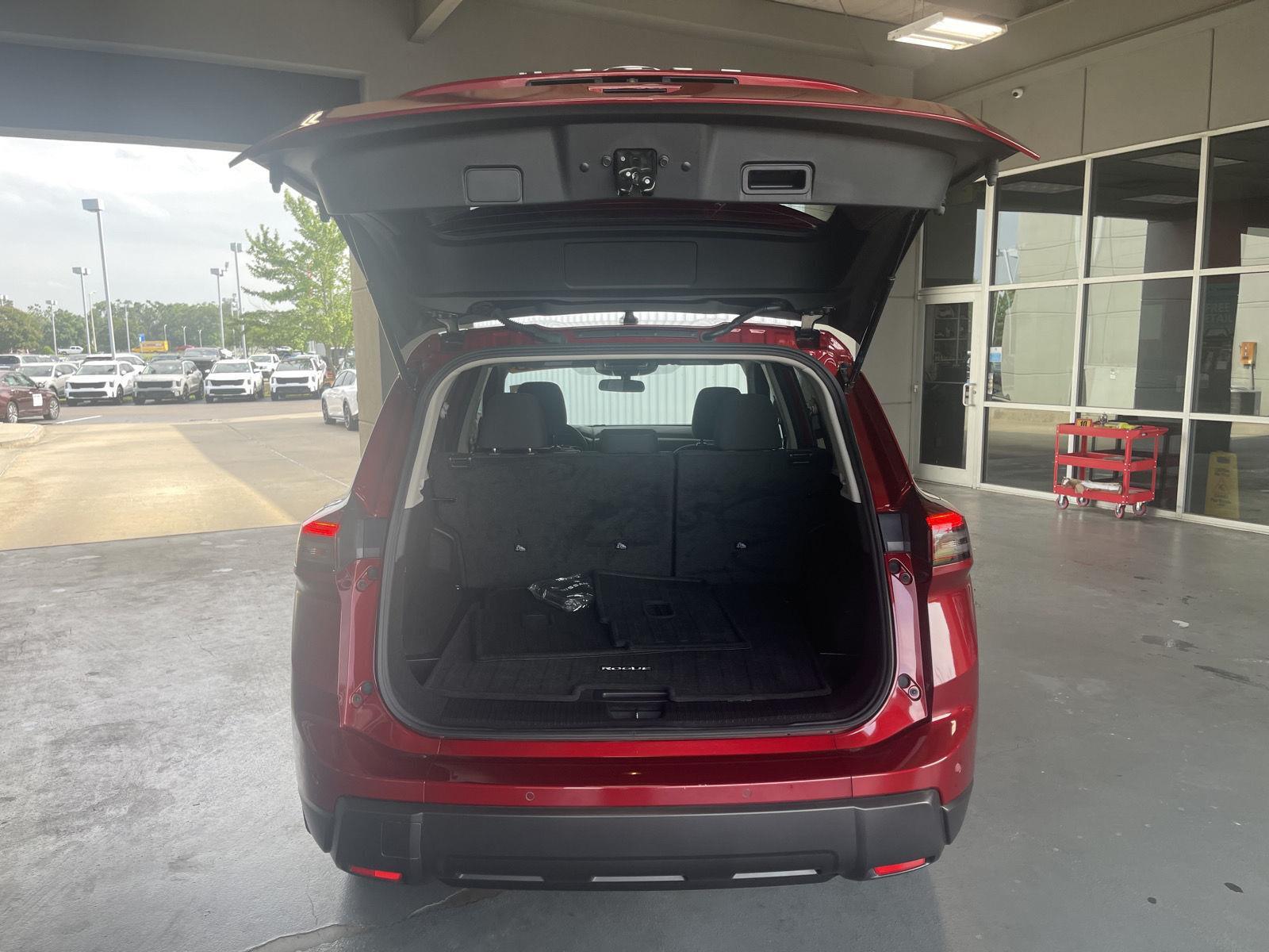 2025 Nissan Rogue S - Photo 12