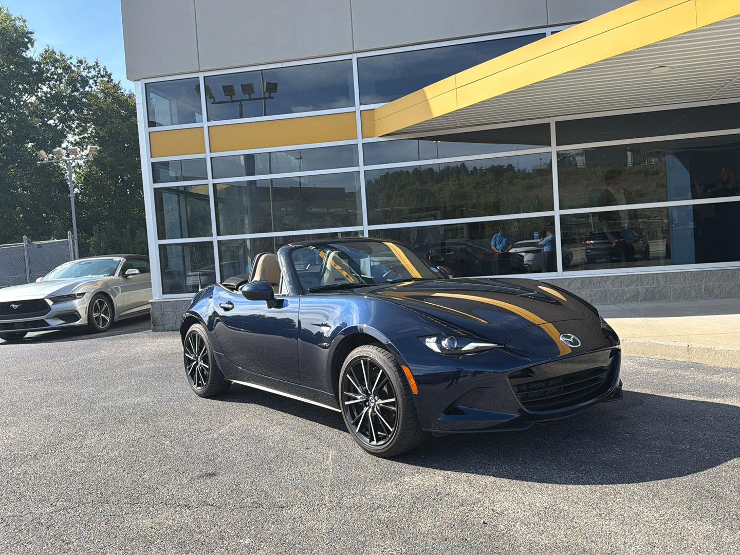 Deep Crystal Blue Mica 2025 Mazda MX-5 Miata Convertible Rear-Wheel Drive Manual