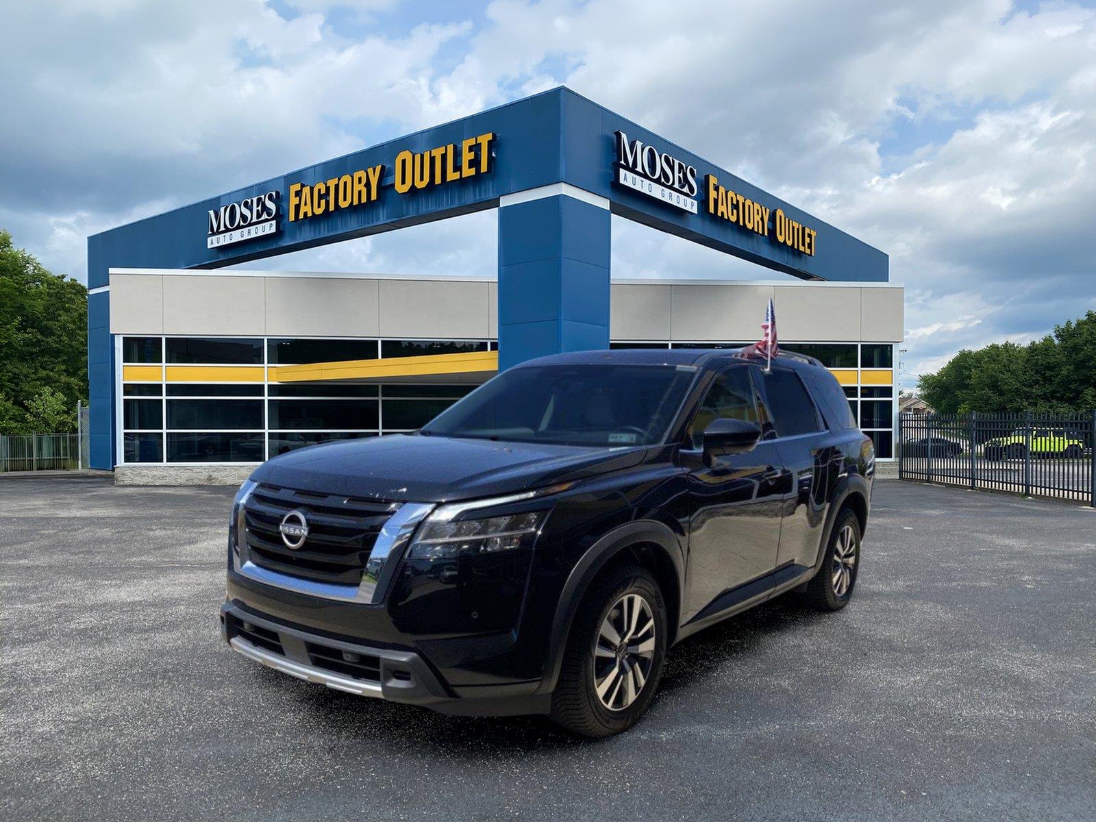  2024 Nissan Pathfinder SL 4WD   