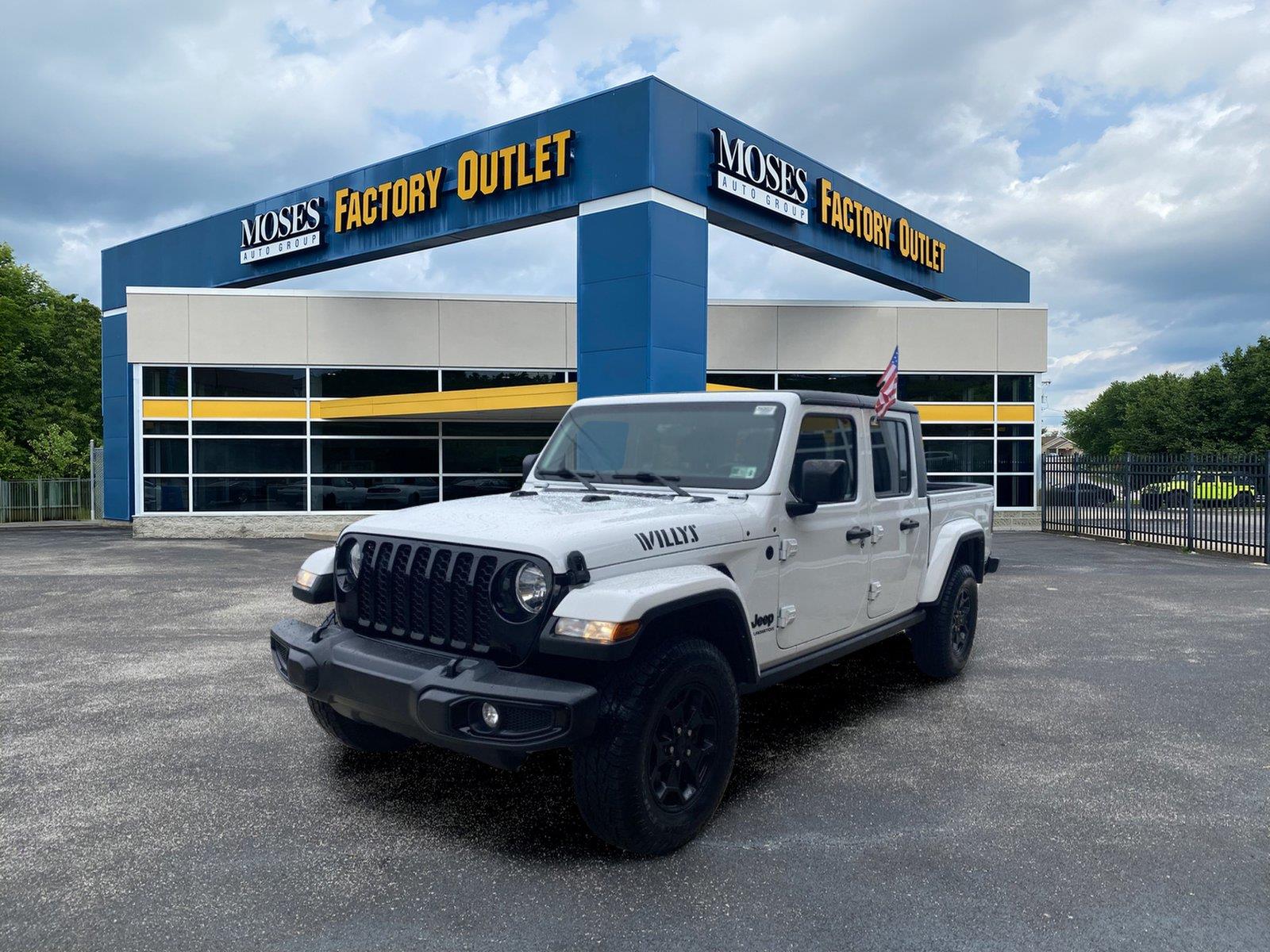 2021 Jeep Gladiator Willys Crew Cab 4WD