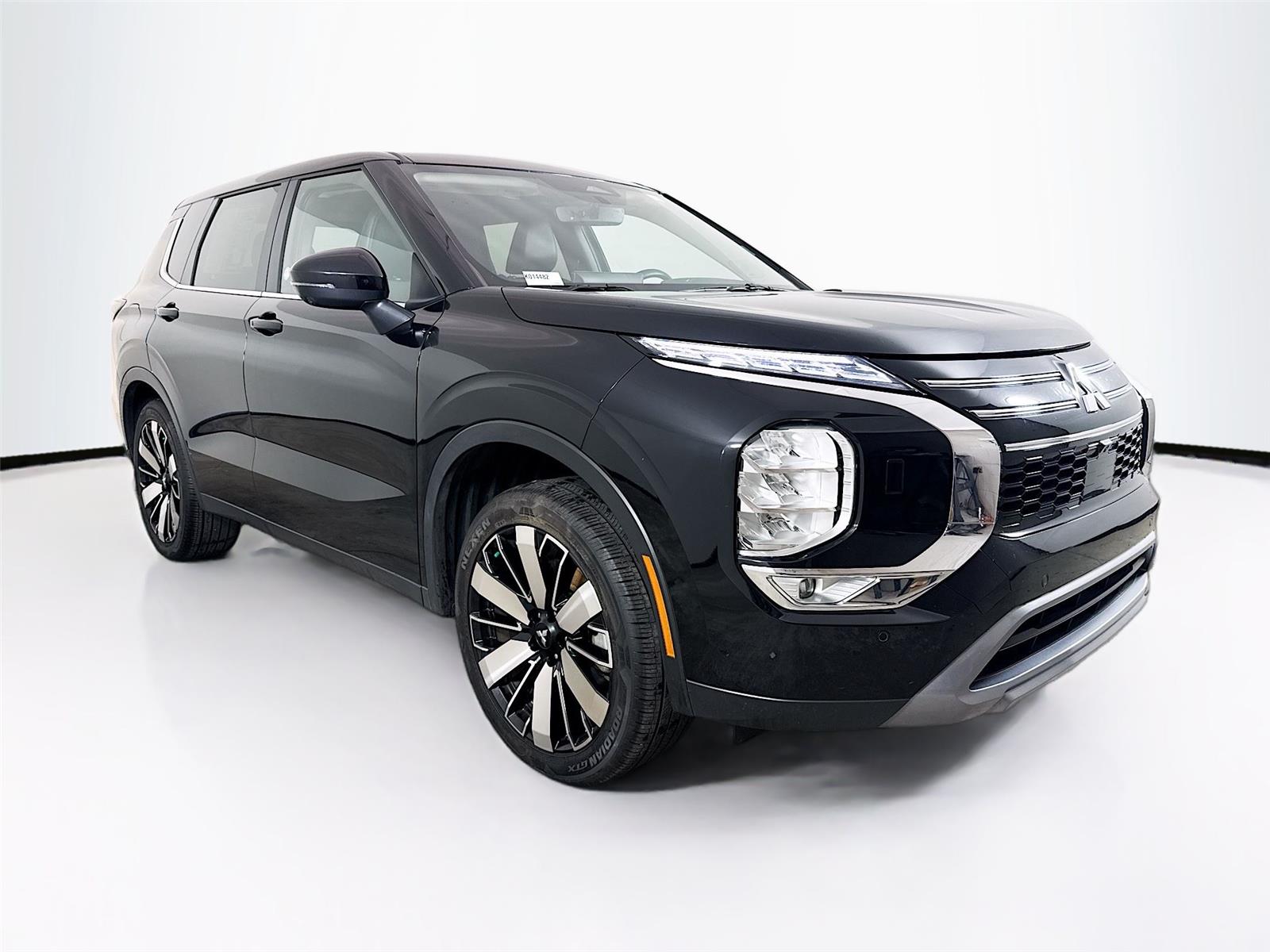 2025 Mitsubishi Outlander SE's photo