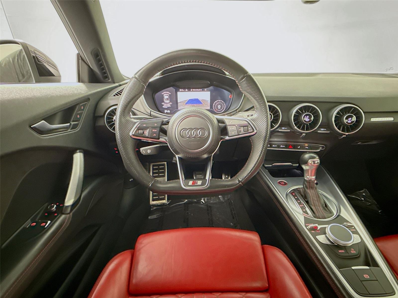 View vehicle photo 3