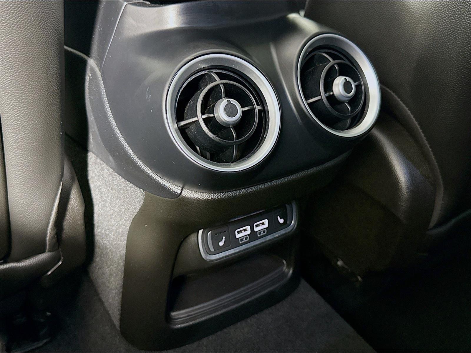 2024 Alfa Romeo Stelvio Sprint - Photo 22