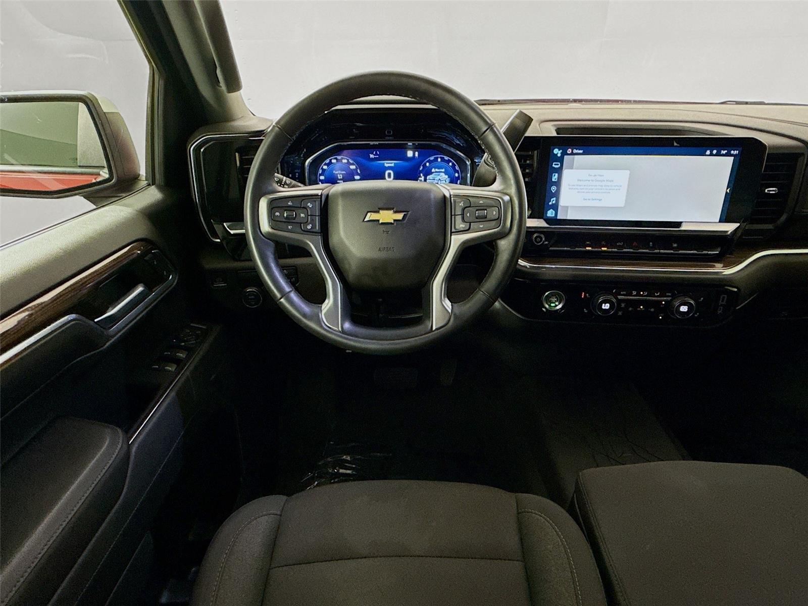 View vehicle photo 3