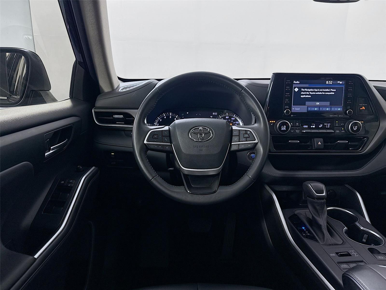 View vehicle photo 3