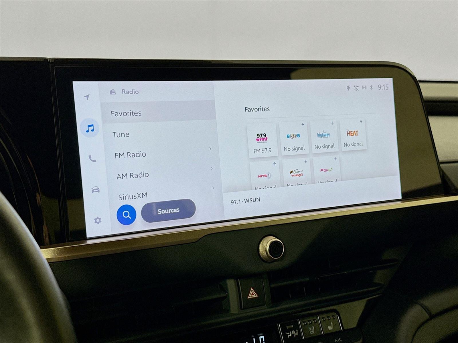 2025 Toyota Crown XLE - Photo 11