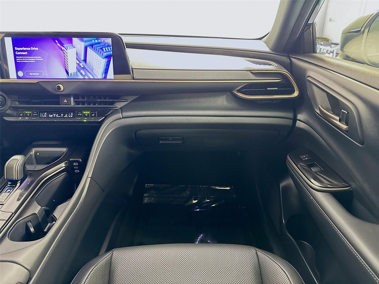 2025 Toyota Crown XLE - Photo 24