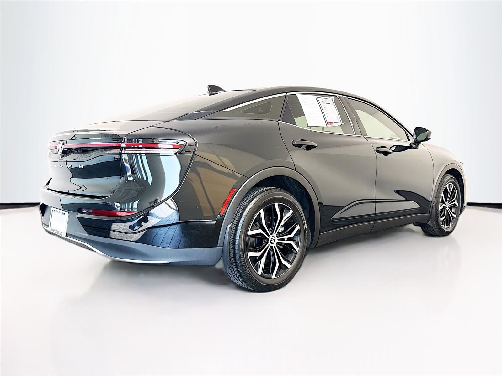 2025 Toyota Crown XLE - Photo 39