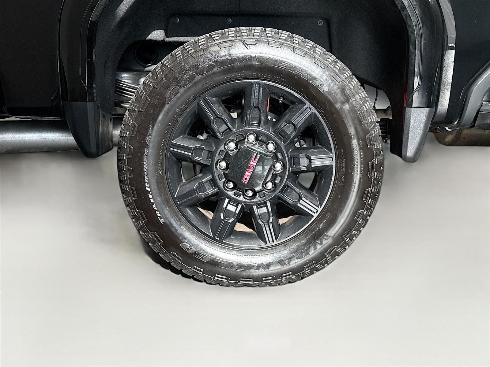 2025 GMC Sierra 2500HD AT4 - Photo 37