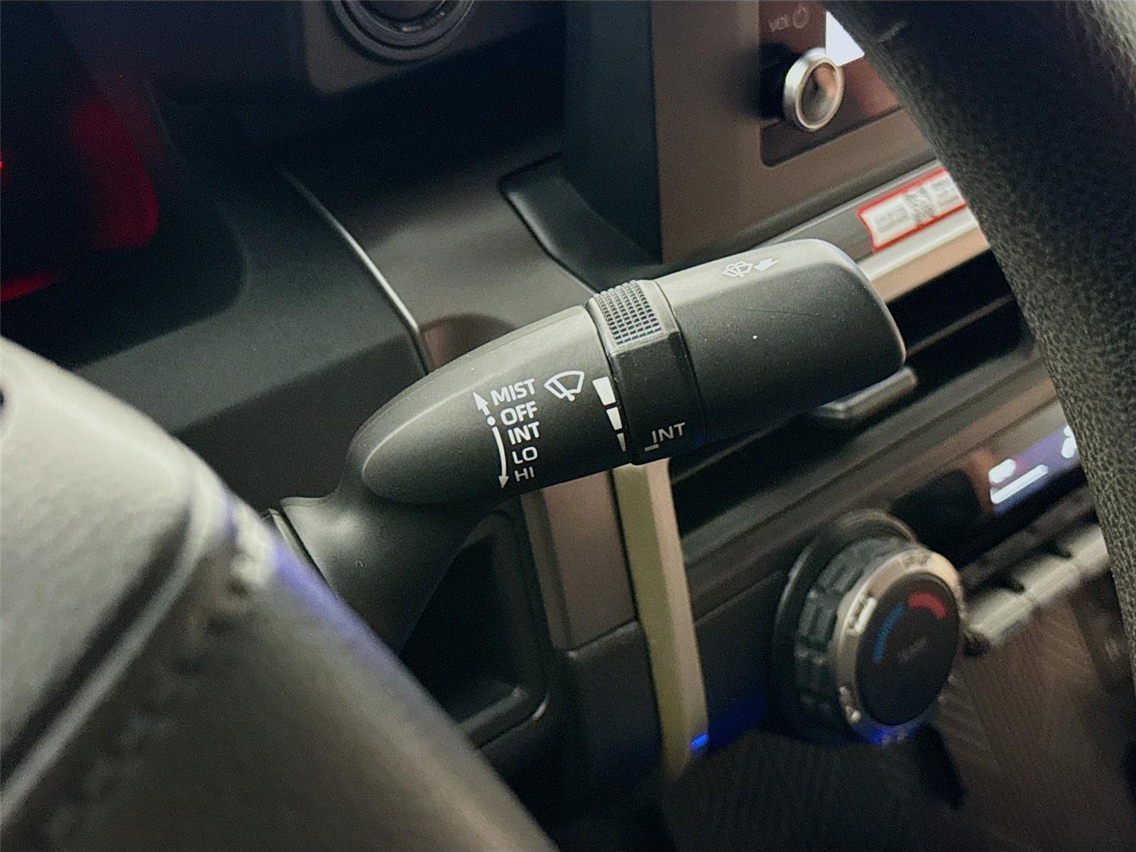 2025 Toyota Tacoma SR5 - Photo 7