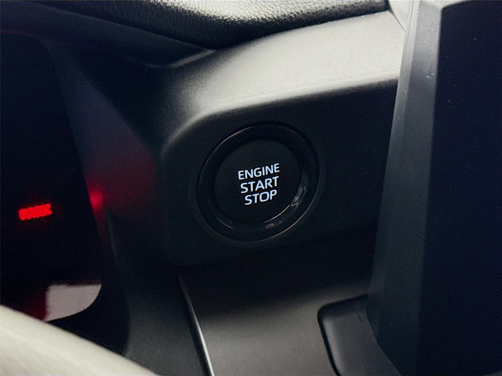 2025 Toyota Tacoma SR5 - Photo 13