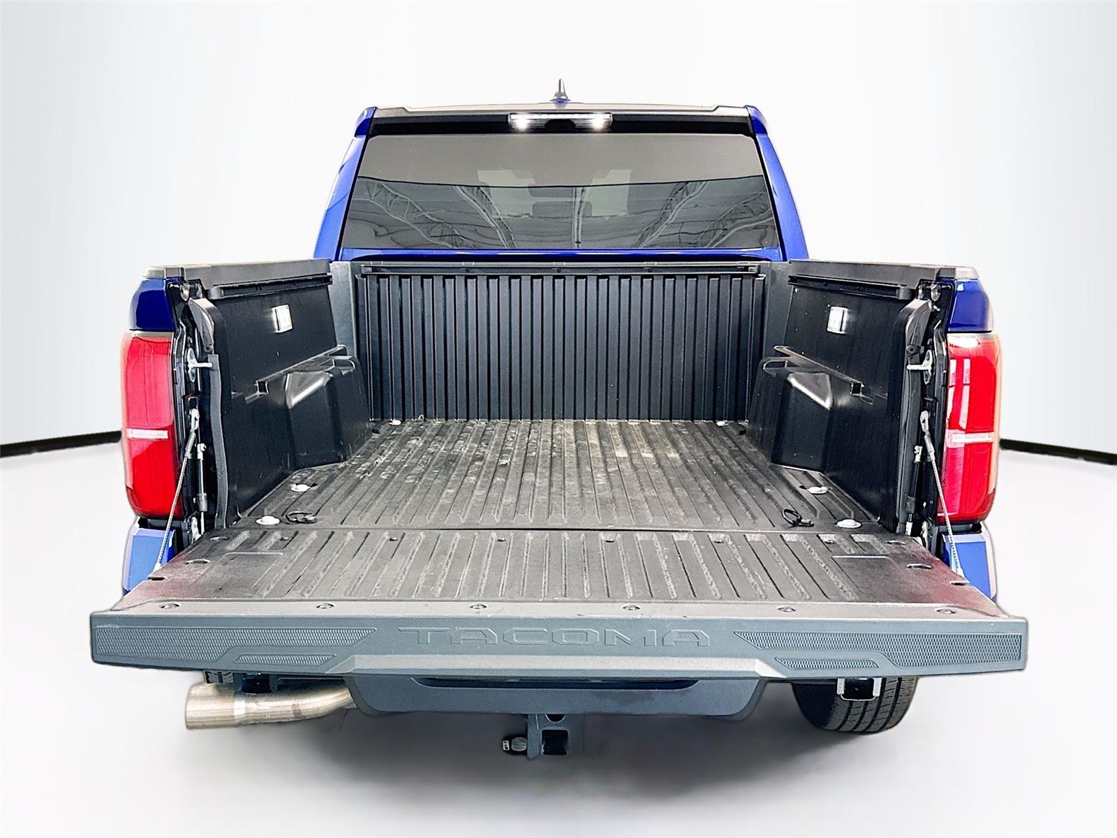 2025 Toyota Tacoma SR5 - Photo 19
