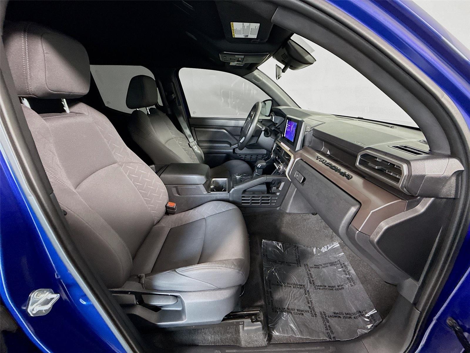 2025 Toyota Tacoma SR5 - Photo 21