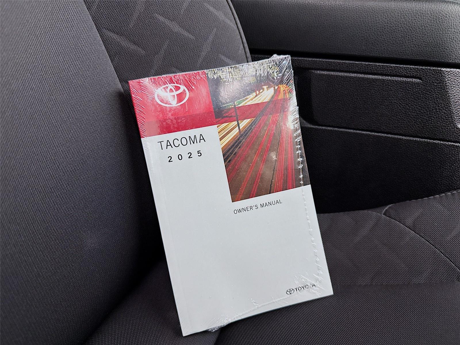 2025 Toyota Tacoma SR5 - Photo 23