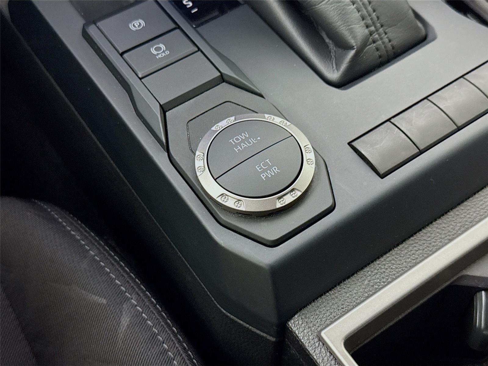 2025 Toyota Tacoma SR5 - Photo 14