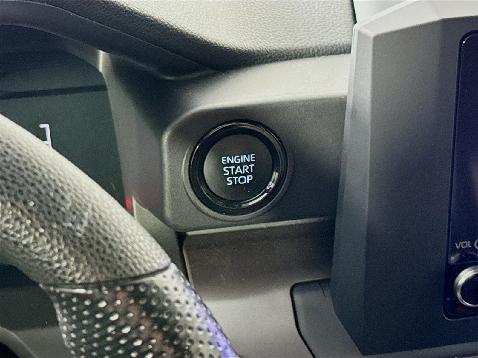 2025 Toyota Tacoma SR5 - Photo 16