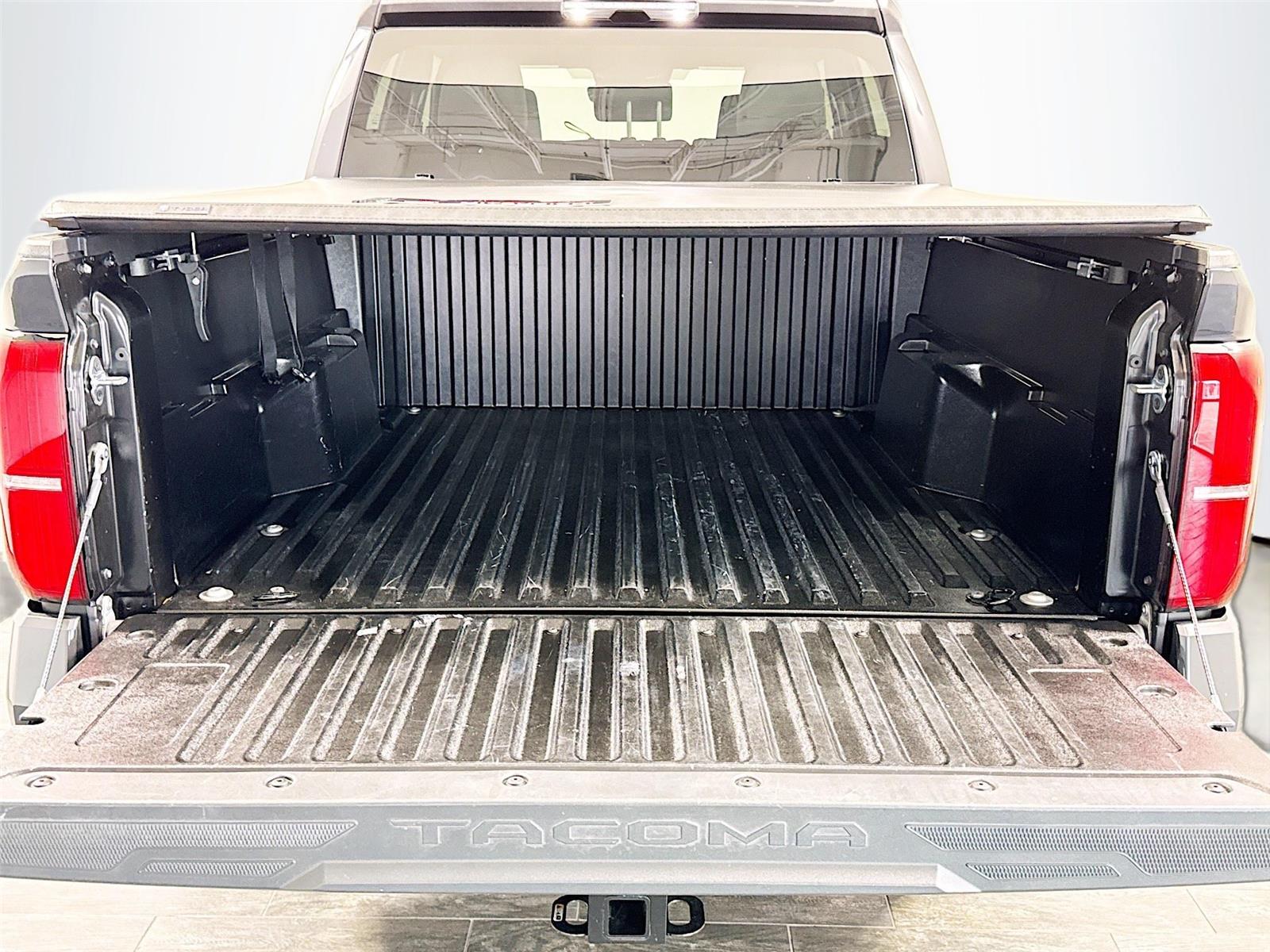 2025 Toyota Tacoma SR5 - Photo 21