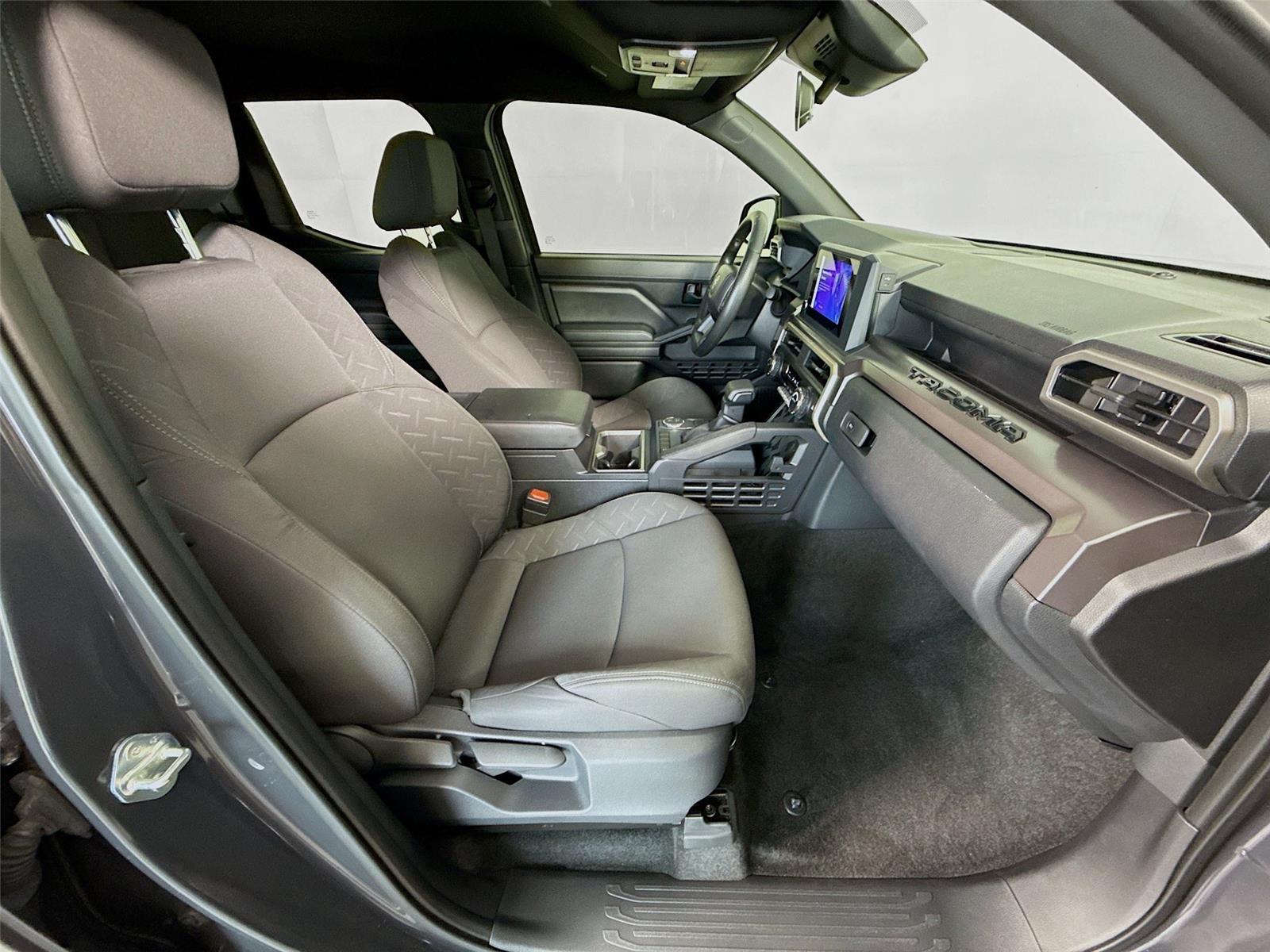 2025 Toyota Tacoma SR5 - Photo 23