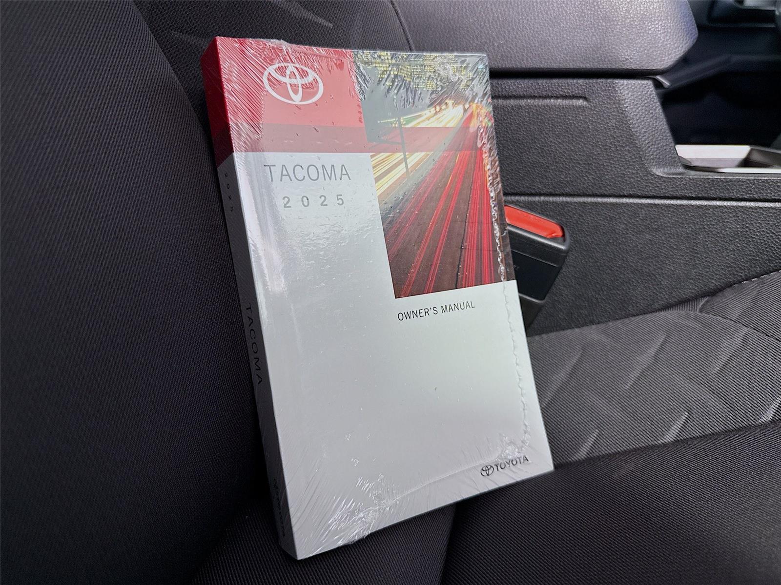 2025 Toyota Tacoma SR5 - Photo 25