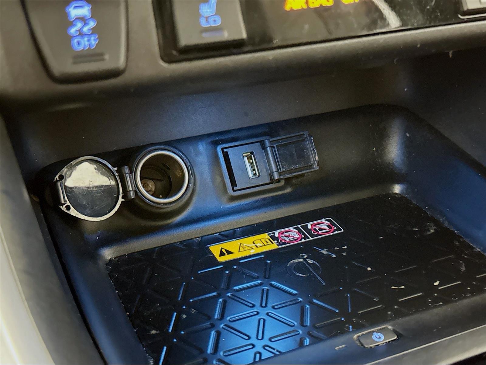 2022 Toyota RAV4 XSE - Photo 15