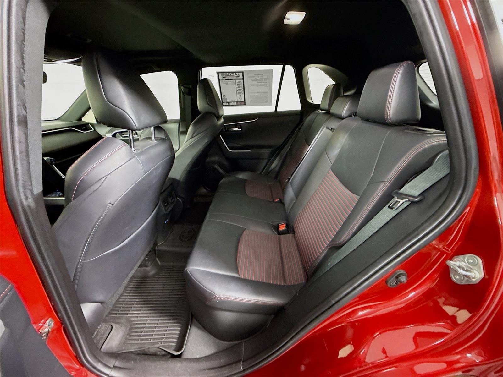 2022 Toyota RAV4 XSE - Photo 17